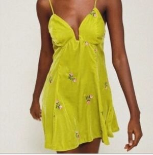 UO URBAN OUTFITTERS | Floral green velvet slip dress embroidered sz Small